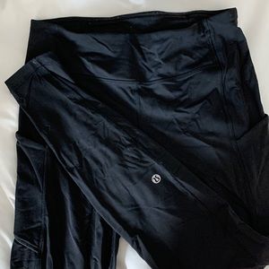Size 6 lululemon leggings.